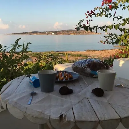 Palio Karnagio παλιό καρνάγιο Apartment