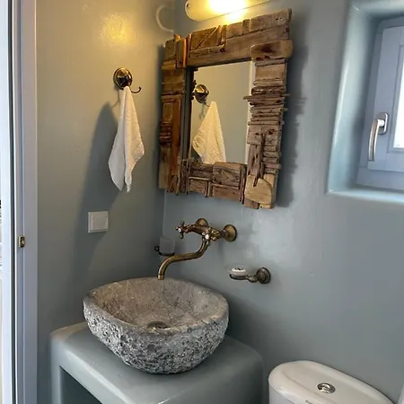 Palio Karnagio παλιό καρνάγιο Apartment *
