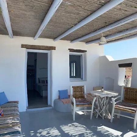 Palio Karnagio παλιό καρνάγιο Apartment
