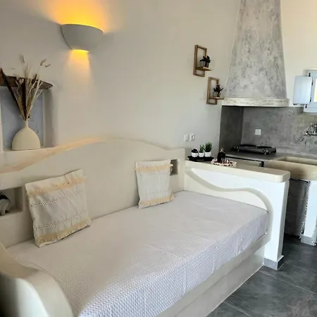 Palio Karnagio παλιό καρνάγιο Apartment