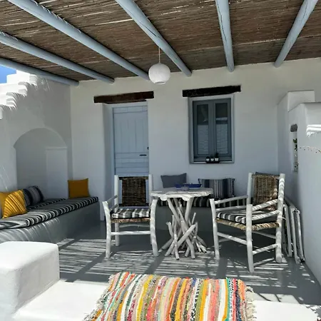 Palio Karnagio παλιό καρνάγιο Apartment