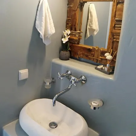 Apartment Palio Karnagio παλιό καρνάγιο
