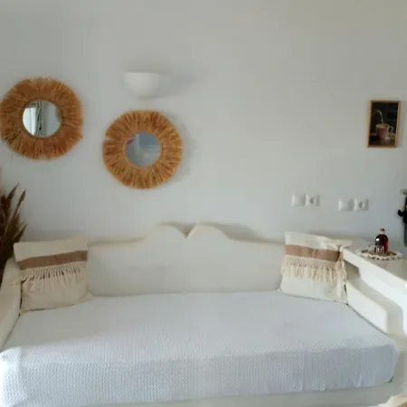 Palio Karnagio παλιό καρνάγιο Apartment *